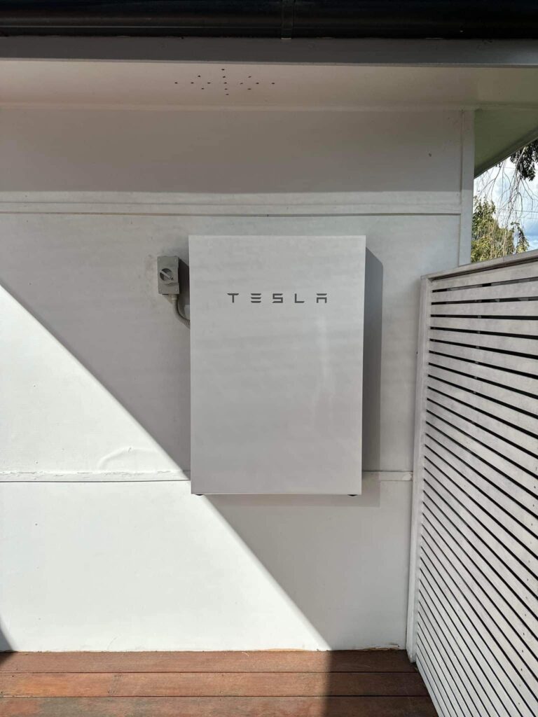 Clean-energy=solutions-tesla3